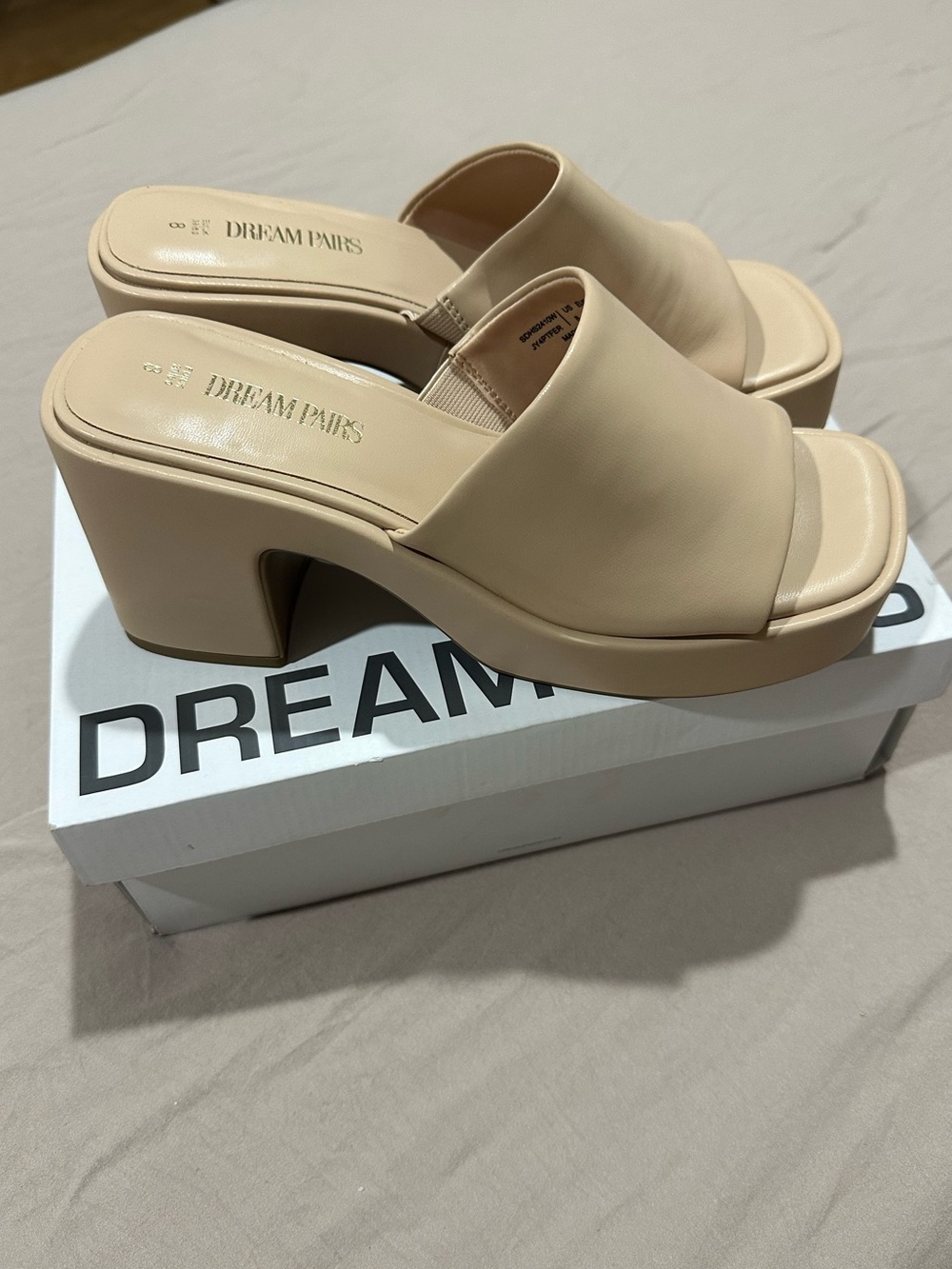 Dream Pairs Beige Chunky Platforms size 8. New in box